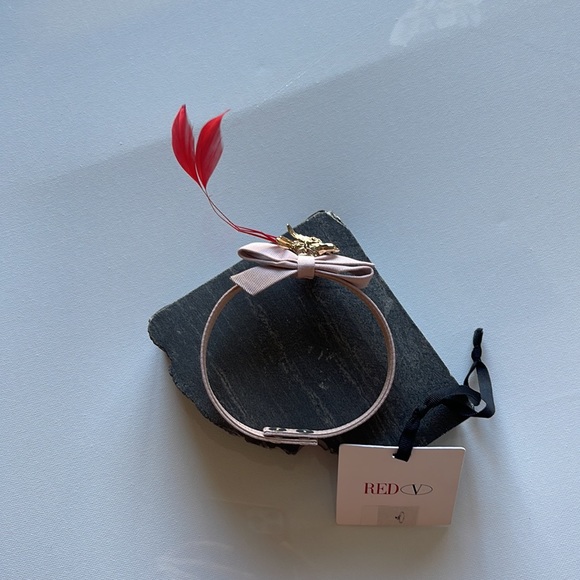 Authentic RED VALENTINO
BIRD DETAIL NECKLACE - Picture 4 of 9